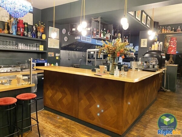 LICENSED RESTAURANT: HEATON MOOR: Photo 1