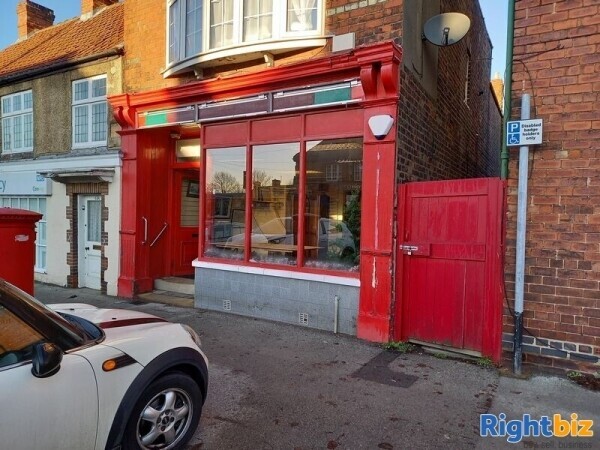 LETTING AGREED.  Light and Spacious Retail Unit TO LET 65 Front Street, Acomb, York, YO24 3BR Photo 1