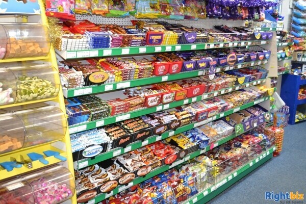 VERY BUSY NEWSAGENTS STORE, SHREWSBURY TOWN CENTRE, SY1 £15,000 per week and with accommodation Photo 1