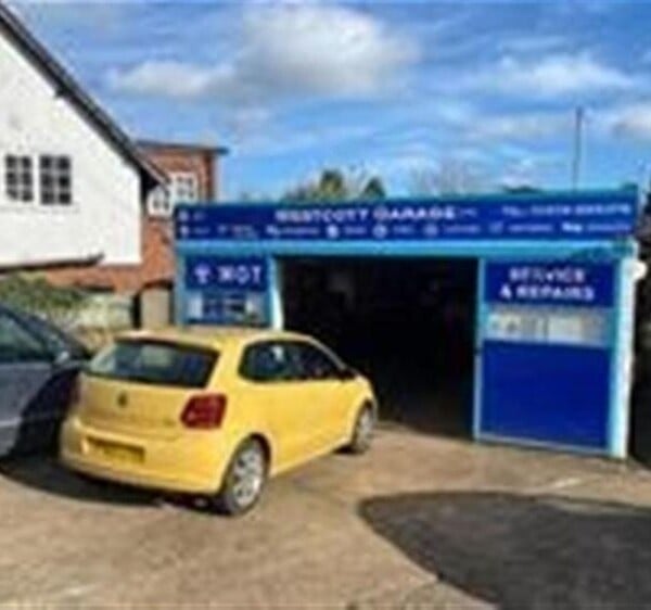 LONG ESTABLISHED & REPUTABLE GARAGE SERVICES - SURREY Photo 1