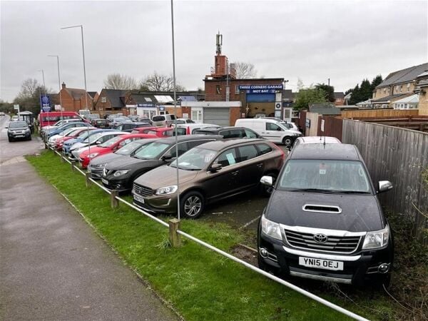 A RENOWNED RETAILER OF USED CARS A RENOWNED RETAILER OF USED CARS