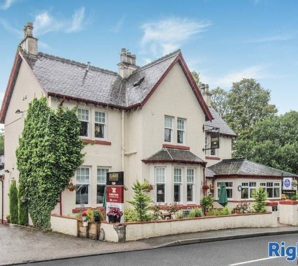 Stunning Bed & Breakfast with Separate Luxury Cottage, set in Spean Bridge Photo 1