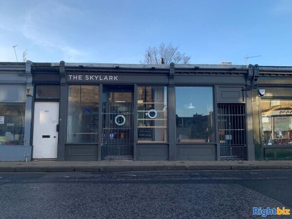 An excellent Licenced opportunity in a fantastic trading location in Portobello, Edinburgh. Photo 1