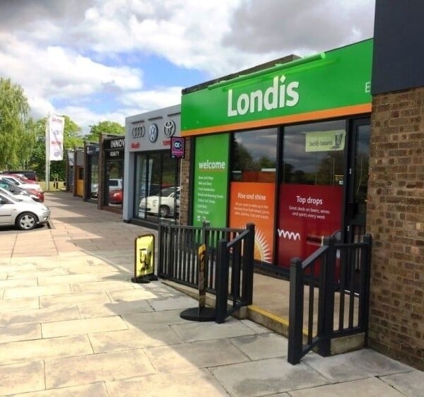 Profitable LONDIS Convenience Store - Lakenheath Photo 1