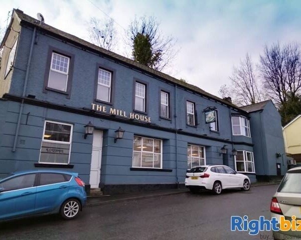 SWANSEA CITY - RECENTLY REFURBISHED & WELL ESTABLISHED TRADITIONAL COMMUNITY PUB Photo 1