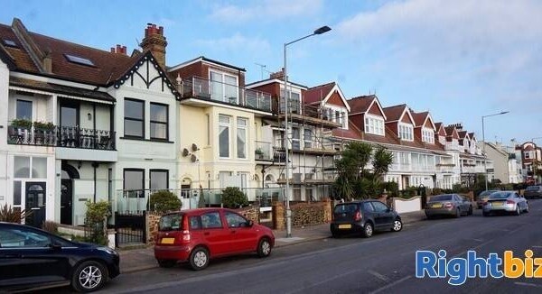 FIVE STAR 5-BED GUESTHOUSE & 2-BED OWNER'S ACCOMMODATION Photo 1