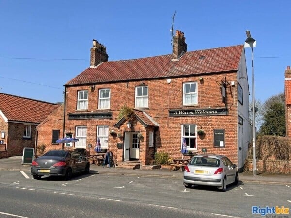 EAST RIDING OF YORKSHIRE - EXCELLENT PUB IN THE POPULAR VILLAGE OF WETWANG Photo 1