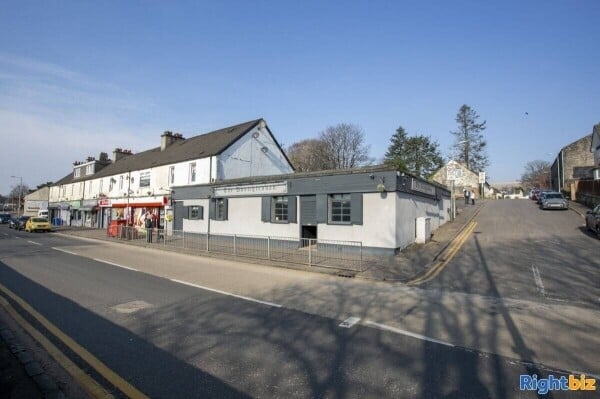 Well Established and Popular Bar/ Restaurant For Sale Photo 1