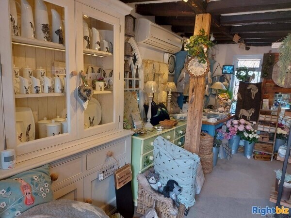 LEASEHOLD  HOME INTERIORS/GIFTS/FRAGRANCE BUSINESS Photo 1