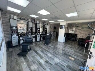 Leasehold Barber shop for sale with 2 bed flat