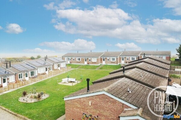 Successful, freshly renovated holiday park with sea views in Kessingland, Suffolk. Photo 1