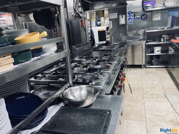Modern Restaurant for Sale in Fulham, SW6. Open Plan Kitchen | Fully Fitted Photo 1