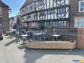 Leasehold Busy Cafe Fully Licensed with Staff