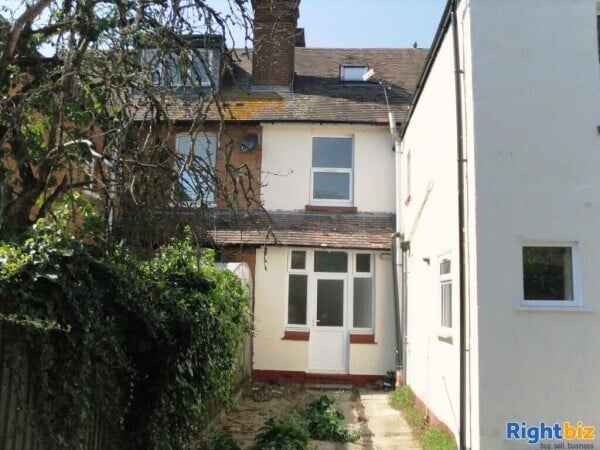 FREEHOLD SEMI-DETACHED NINE BED GUEST HOUSE (NOT CURRENTLY TRADING) - HIGHLY POPULAR AREA - SLOUGH Photo 1