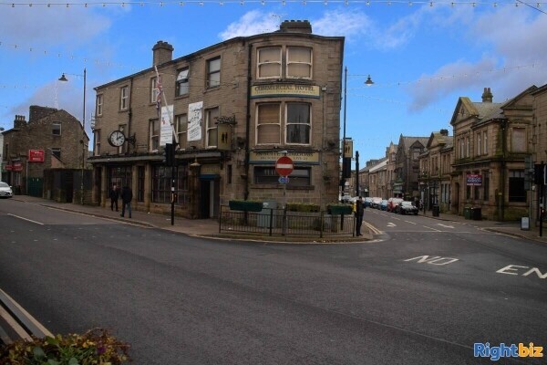LANCASHIRE - WET LED COMMUNITY LOCAL PUBLIC HOUSE WITH LETTING ROOMS Photo 1