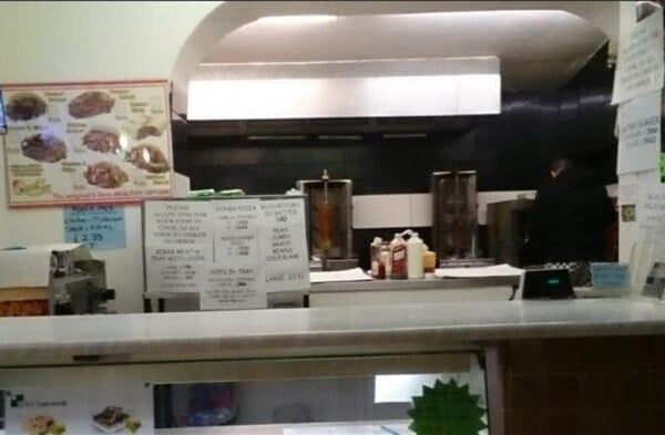 FAST FOOD TAKEAWAY & DELIVERIES with UNUSED RESTAURANT in historic tourist market town centre SOUTHAM/WARWKS Photo 1