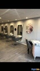 Fully furnished salon for sale