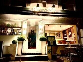 RESTAURANT & BAR affluent village locality close RICKMANSWORTH Photo 1