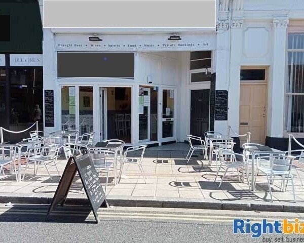 WELL-PRESENTED CONTEMPORARY, FUN BAR SITUATED IN THE HEART OF SOUTHSEA, CLOSE TO PORTSMOUTH Photo 1