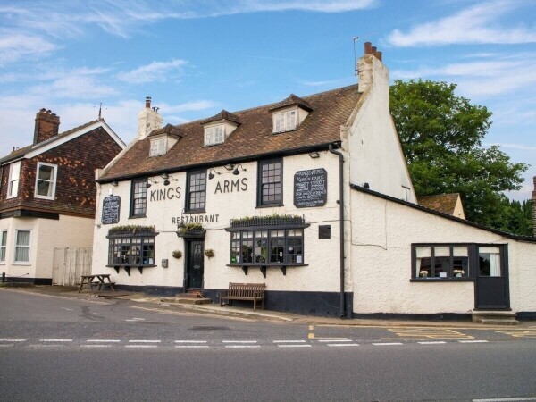 KENT - FREE-OF-TIE PUB TO LET IN AFFLUENT LOCATION Photo 1