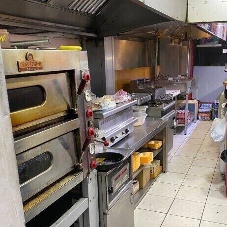 Vibrant and Exciting Takeaway Establishment in Oldham Photo 1