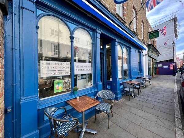 FANTASTIC OPPORTUNITY - FULLY REFURBISHED LICENSED 25 SEATER CAFÉ - ETON, BERKSHIRE Photo 1