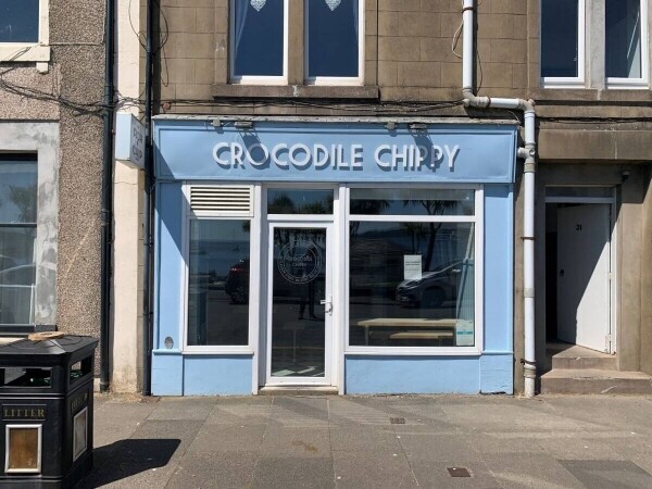 Freehold class 3 Hot Food Take Away with some seating in Millport (ref 1485) Photo 1