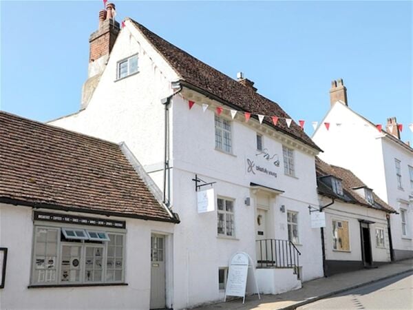 SUCCESSFUL, CUTTING EDGE BEAUTY SALON - BEDFORDSHIRE SUCCESSFUL, CUTTING EDGE BEAUTY SALON - BEDFORDSHIRE