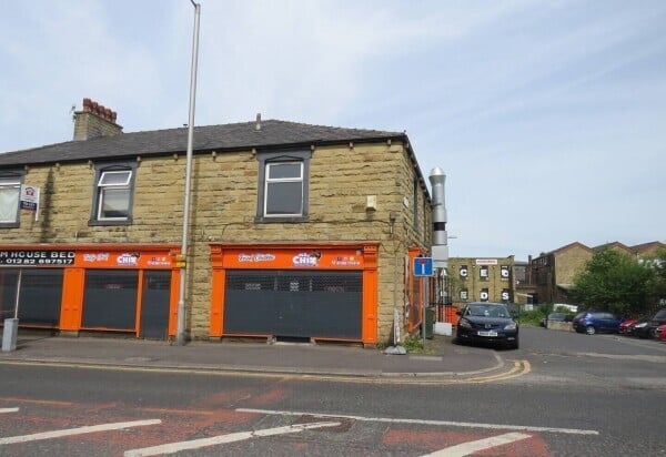 Most Popular Chicken & Pizza Takeaway Business Photo 1