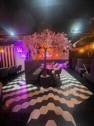 Dessert and Burger Lounge for Sale in Cheshunt Photo 1