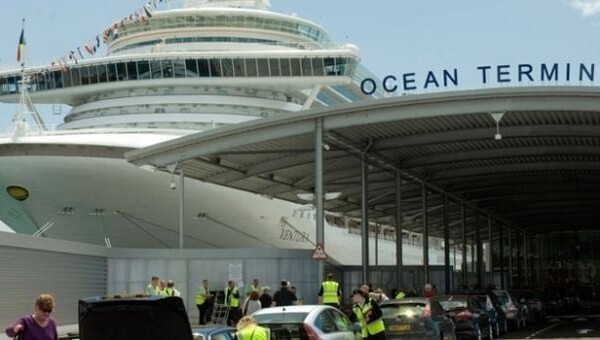 SHIPS' OFFICERS & CREW TRANSPORTATION SERVICE for Sale Photo 1