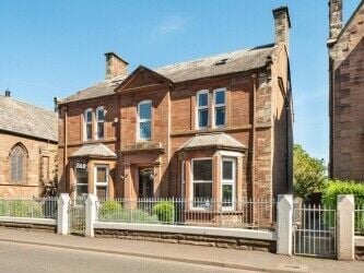 Popular Victorian Guest House in Annan