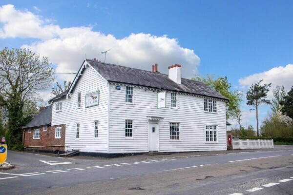 EAST SUSSEX - HIGH QUALITY PREMISES CLOSE TO TOURIST ATTRACTIONS Photo 1