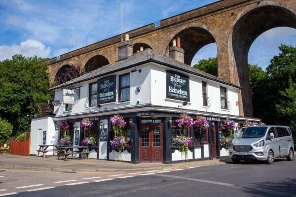 KENT - WELL-KNOWN PUB - FOR SALE BY PUBLIC AUCTION - THURSDAY 4 MAY 2023 AT 10:00 Photo 1