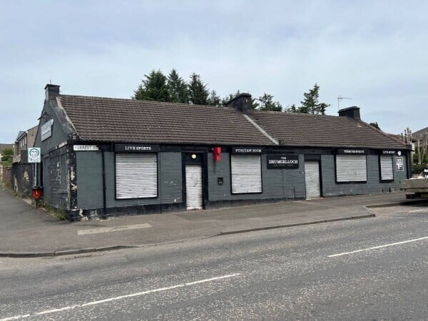 A large lock up Pub Opportunity in Airdrie, North Lanarkshire. (ref 1478) Photo 1