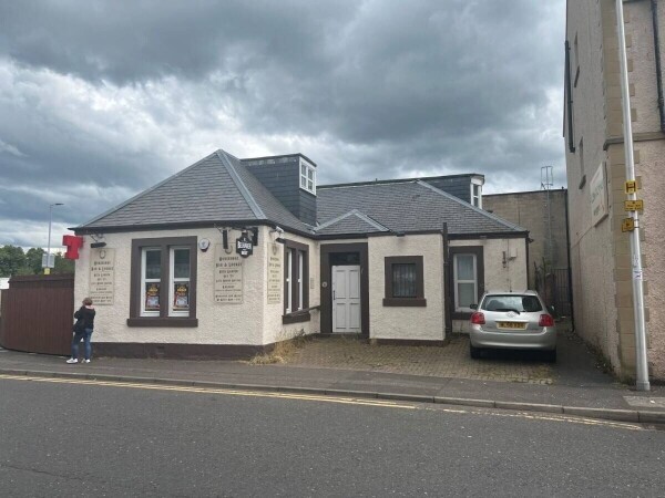 Well-presented lock up Bar with Restaurant/Coffee shop in Dalkeith, Midlothian. (ref 1102) Photo 1
