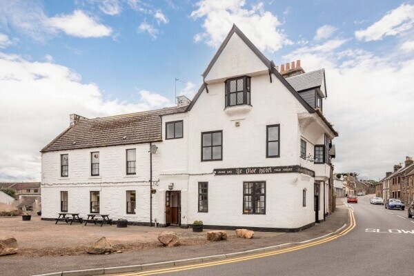 19th Century Hotel (currently operating as a Public House) in Leuchars close to St Andrews(ref 1489) Photo 1