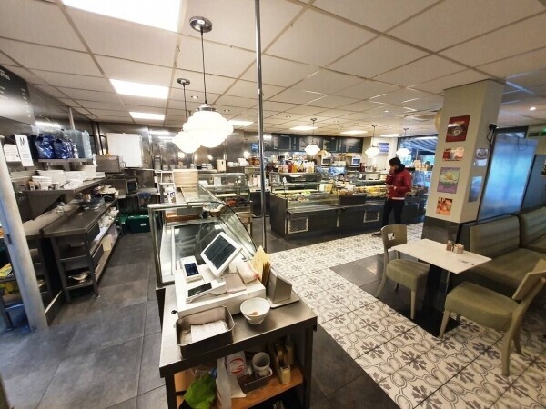 30-YEAR ESTABLISHED OUTSIDE CATERING COMPANY & CAFÉ Photo 1