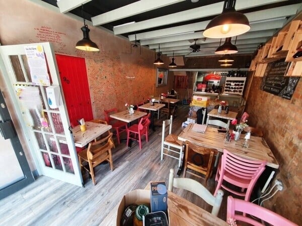 WOOD FIRE PIZZA TAKEAWAY & RESTAURANT WITH 30 COVERS Photo 1