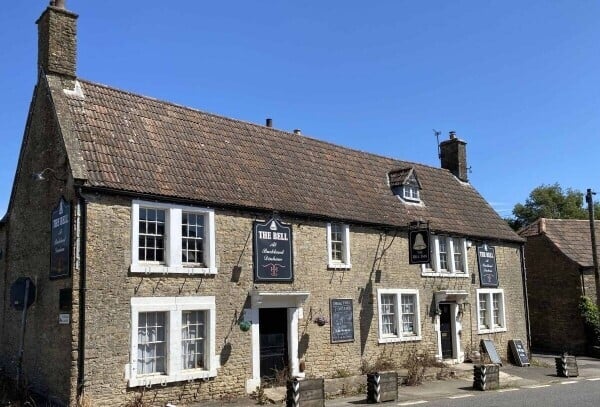 SOMERSET - FREE OF TIE VILLAGE PUB IN 2.37 ACRE PLOT Photo 1