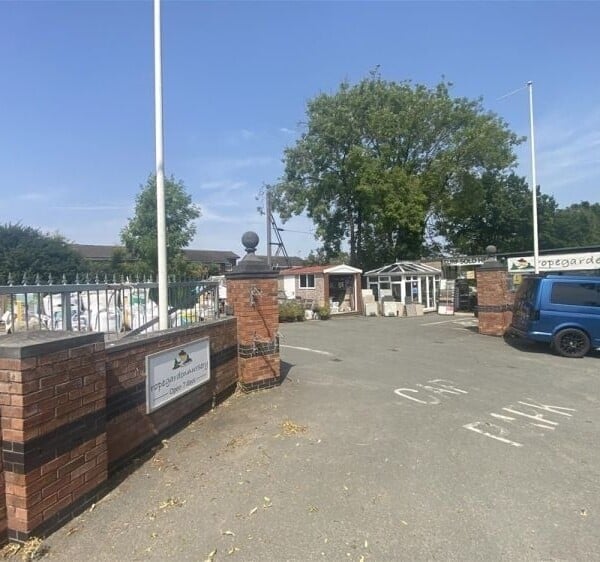 Garden Centre & Horticulture For Sale in Crewe Photo 1