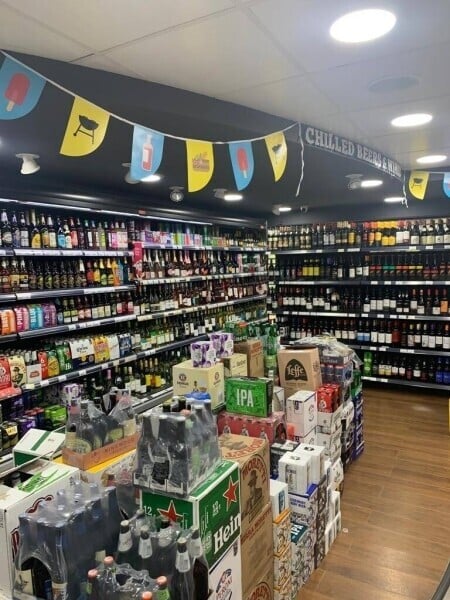 RESIDENTIAL VILLAGE SHOP IN GUILDFORD. HIGH PROFIT MARGIN, POTENTIAL TO INCRREASE! Photo 1