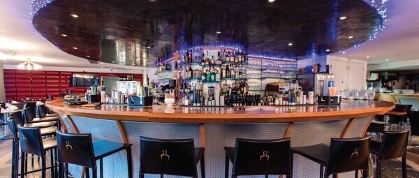 Lease or Freehold Italian Restaurant for Sale in Trendy Narrow Street, Limehouse, London Photo 1