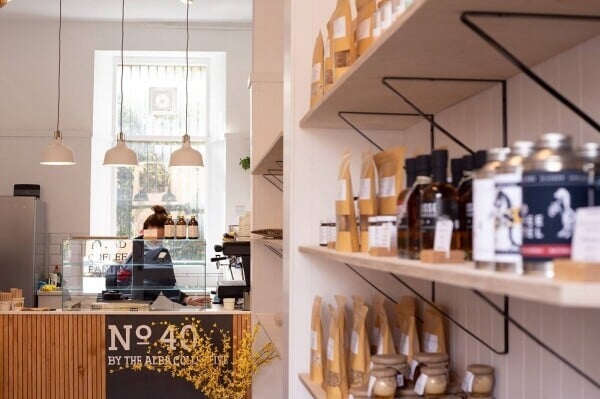 Independent retail and coffee shop in the heart of Bearsden Cross, Glasgow Photo 1