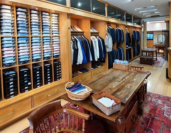 A HIGH-END MEN’S FASHION BOUTIQUE