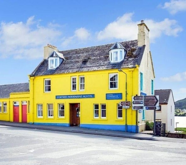 Popular Hostel in an Excellent Trading Location in Portree Photo 1