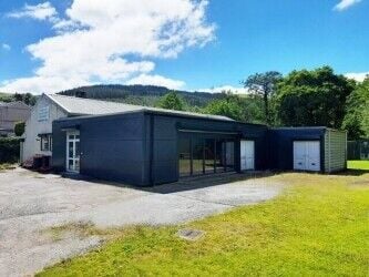 WEST GLAMORGAN - DULAIS VALLEY - FORMER SOCIAL CLUB TO BE LET ON SENSIBLE TERMS Photo 1