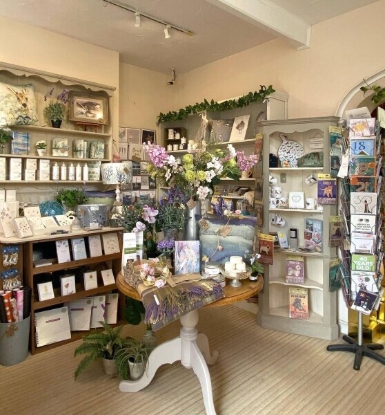 Popular Gift Shop Photo 1