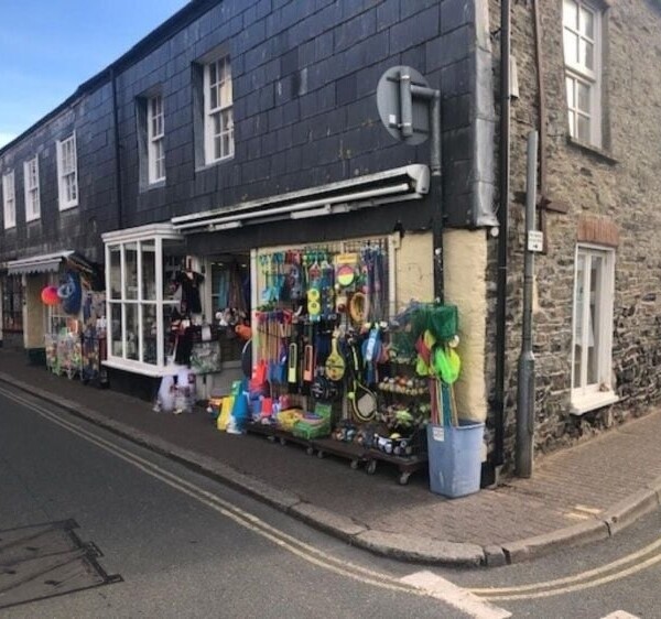 Leasehold Retail Toy Shop Located In Padstow Photo 1