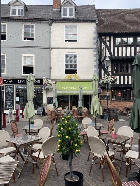 A Freehold Café / Restaurant in Newark, Nottinghamshire Town Centre. 'For Sale'.